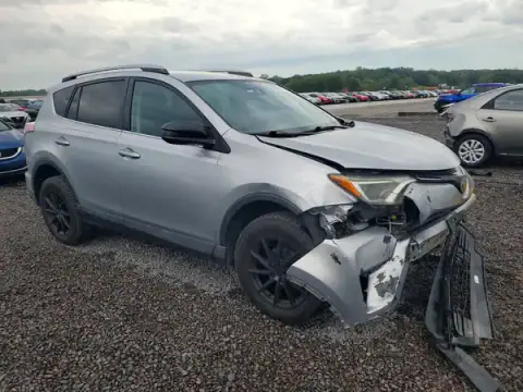 2T3ZFREV5HW325927 — 2017 Toyota RAV4, photo 4 from Copart 20.10.2026, Front end