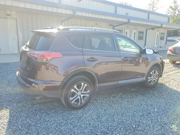 2T3ZFREV2HW365088 — 2017 Toyota RAV4, фото 3 с аукциона Copart 15.10.2026, Передняя часть