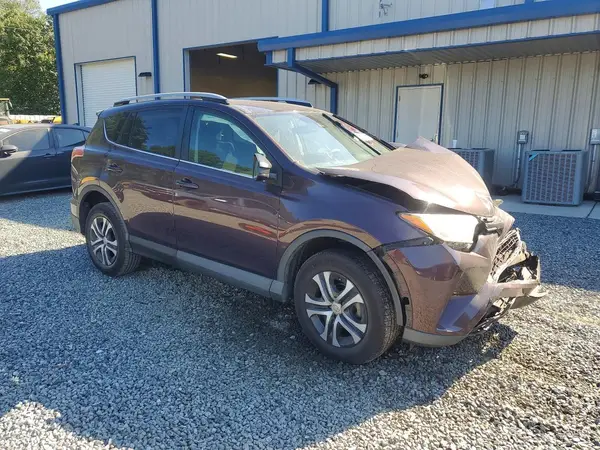 2T3ZFREV2HW365088 — 2017 Toyota RAV4, фото 4 с аукциона Copart 15.10.2026, Передняя часть
