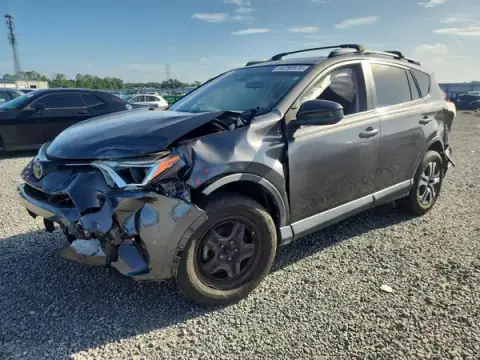JTMZFREV2HJ128597 — 2017 Toyota RAV4, Przód (Front End), zdjęć przed naprawą