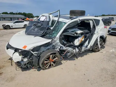 JTMWFREV4HJ108774 — 2017 Toyota RAV4, опрокидывание (Rollover), фото до ремонта