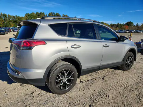 2T3JFREV1HW670689 — 2017 Toyota RAV4, фото 3 з Copart, Підтоплення