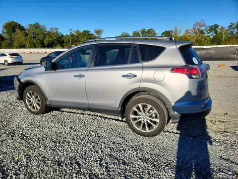 2T3YFREV6HW374520 — 2017 Toyota RAV4, photo 2 from Copart, Front end