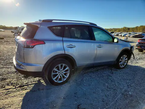 2T3YFREV6HW374520 — 2017 Toyota RAV4, photo 3 from Copart, Front end