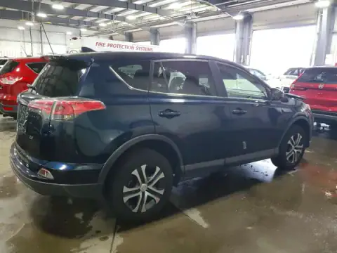 JTMZFREV3JJ744184 — 2018 Toyota RAV4, zdjęcie 3 z Copart 20.10.2026, Przód