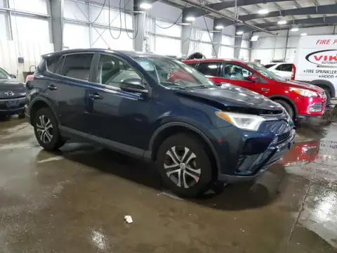 JTMZFREV3JJ744184 — 2018 Toyota RAV4, zdjęcie 4 z Copart 20.10.2026, Przód