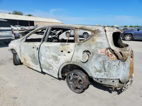 JTMZFREV8JJ169208 — 2018 Toyota RAV4, foto 2 de Copart 29.09.2026, Incendio