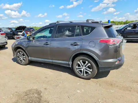 JTMZFREV4JJ164071 — 2018 Toyota RAV4, zdjęcie 2 z Copart 21.10.2026, Zalanie