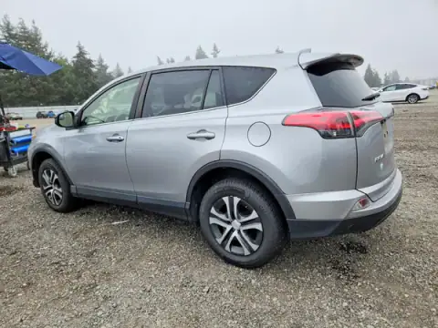 JTMZFREV7JJ158376 — 2018 Toyota RAV4, фото 2 з Copart, Передня частина