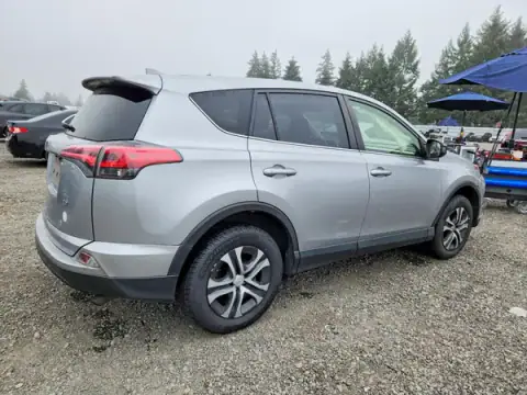 JTMZFREV7JJ158376 — 2018 Toyota RAV4, фото 3 з Copart, Передня частина