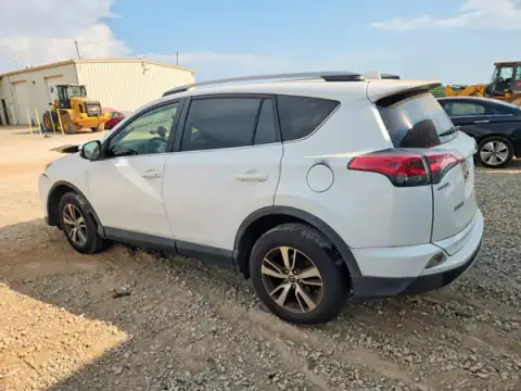 JTMWFREV8JD120463 — 2018 Toyota RAV4, photo 2 from Copart, Front end
