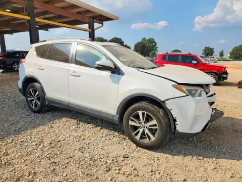 JTMWFREV8JD120463 — 2018 Toyota RAV4, photo 4 from Copart, Front end