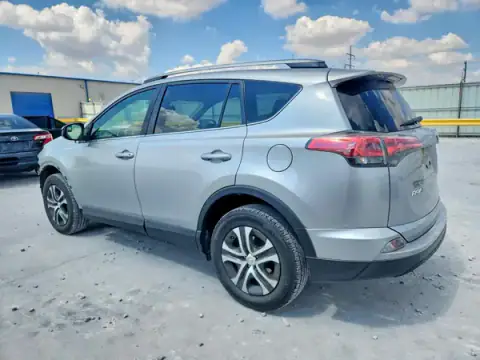 2T3ZFREV2JW517988 — 2018 Toyota RAV4, ფოტო 2, Copart 20.10.2026, წინა ნაწილი