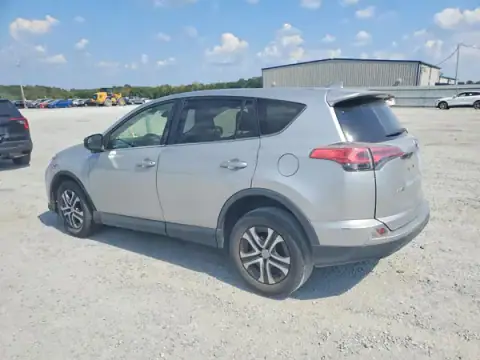 JTMZFREV7JJ173346 — 2018 Toyota RAV4, zdjęcie 2 z Copart, Przód