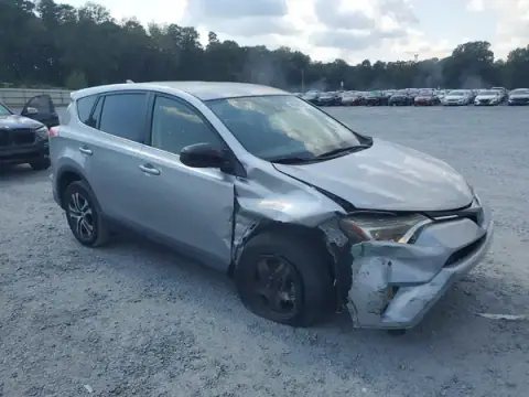 JTMZFREV7JJ173346 — 2018 Toyota RAV4, zdjęcie 4 z Copart, Przód