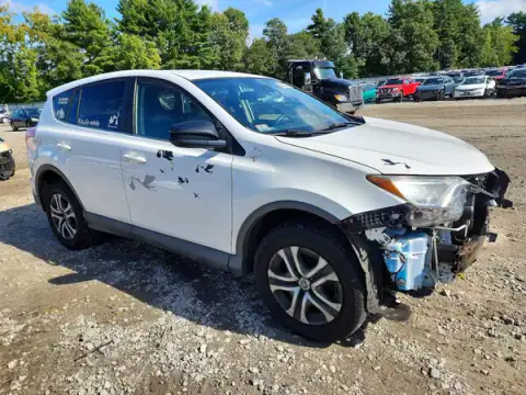JTMBFREV8JJ175818 — 2018 Toyota RAV4, foto 4 de Copart, Parte delantera
