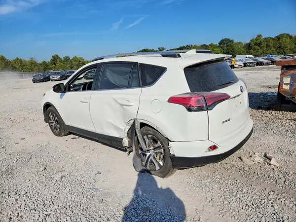 JTMBFREVXJJ187596 — 2018 Toyota RAV4, zdjęcie 2 z Copart, Bok