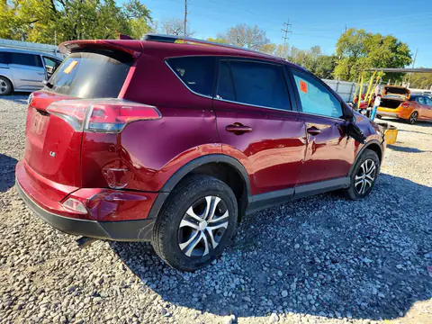 2T3ZFREV4JW516082 — 2018 Toyota RAV4, photo 3 from Copart, Rollover