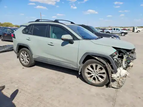 2T3C1RFV2LW076935 — 2020 Toyota RAV4, zdjęcie 4 z Copart 05.10.2026, Przód