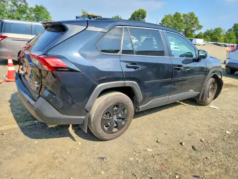 2T3F1RFV4LC071931 — 2020 Toyota RAV4, фото 3 з Copart 05.10.2026, Передня частина