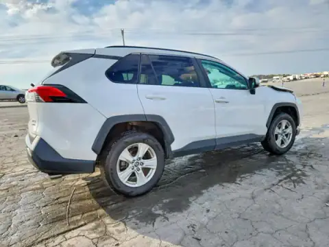 2T3P1RFV3LC106687 — 2020 Toyota RAV4, фото 3 з Copart, Передня частина