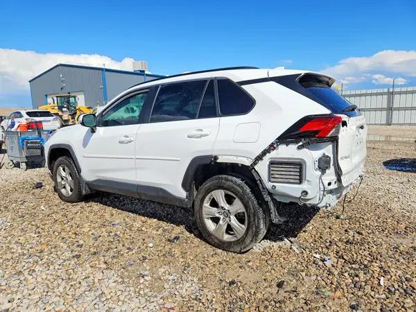 2T3P1RFVXMC211132 — 2021 Toyota RAV4, zdjęcie 2 z Copart, Tył