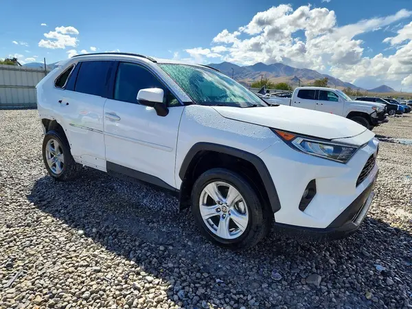 2T3P1RFVXMC211132 — 2021 Toyota RAV4, zdjęcie 4 z Copart, Tył