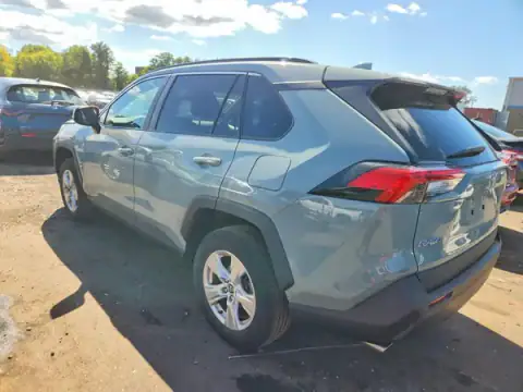 2T3P1RFV9MW238465 — 2021 Toyota RAV4, zdjęcie 2 z Copart, Zalanie