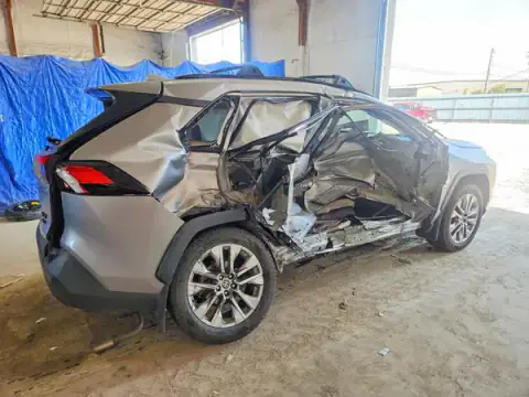2T3A1RFV6MC177714 — 2021 Toyota RAV4, foto 3 de Copart, Lateral