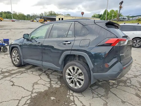 JTMN1RFV1MD070342 — 2021 Toyota RAV4, фото 2 с аукциона Copart, Передняя часть