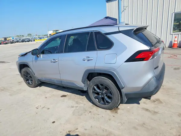 2T3F1RFV0MC243700 — 2021 Toyota RAV4, zdjęcie 2 z Copart, Przód
