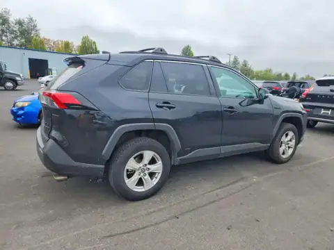 2T3R6RFVXMW019007 — 2021 Toyota RAV4, photo 3 from Copart, Rear end