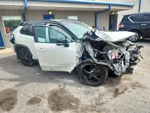 4T3E6RFV4MU023875 — 2021 Toyota RAV4, photo 4 from Copart, Front end