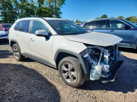 2T3P1RFV0PC363117 — 2023 Toyota RAV4, photo 4 from Copart 19.10.2026, Front end