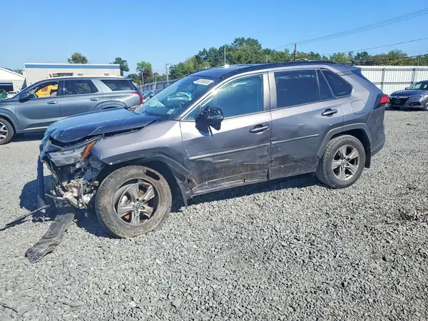 2T3P1RFV4RC397807 Toyota RAV4 2024 — Front end damage, before-repair photo