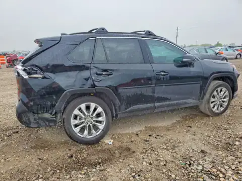 2T3C1RFV5SW440439 — 2025 Toyota RAV4, zdjęcie 3 z Copart 15.10.2026, Tył