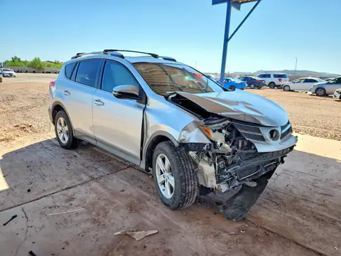 2T3RFREV0EW139997 — 2014 Toyota RAV4, zdjęcie 4 z Copart 20.10.2026, Przód