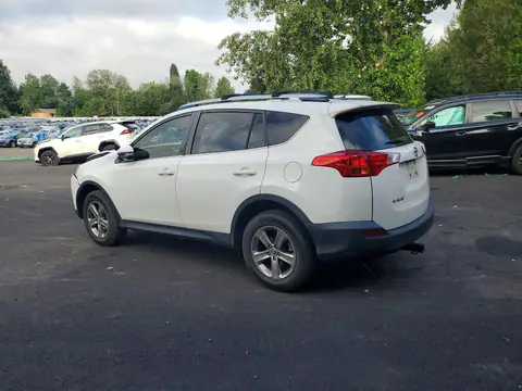 JTMWFREV1FJ044528 — 2015 Toyota RAV4, photo 2 from Copart 14.10.2026, Front end