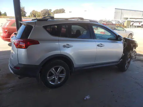 JTMRFREV8FD128812 — 2015 Toyota RAV4, photo 3 from Copart 29.09.2026, Front end