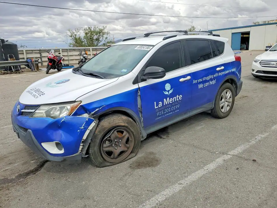 JTMZFREV5FJ049325 Toyota RAV4 2015 — Front end damage, before-repair photo