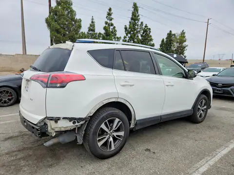 JTMWFREV4GJ083177 — 2016 Toyota RAV4, фото 3 с аукциона Copart 29.09.2026, Задняя часть