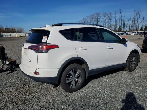 2017 Toyota RAV4 VIN 2T3RFREV8HW679778 фото 3