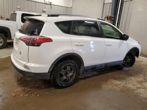 JTMBFREV8JJ741296 — 2018 Toyota RAV4, zdjęcie 3 z Copart 30.09.2026, Przód