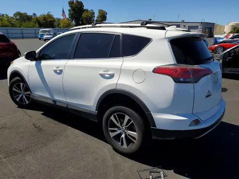 2018 Toyota RAV4 VIN 2T3RFREV2JW726809 фото 2