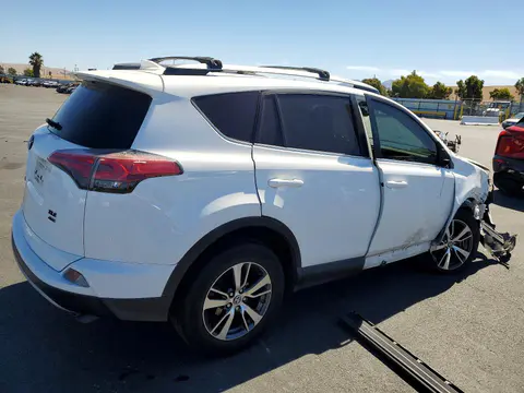 2018 Toyota RAV4 VIN 2T3RFREV2JW726809 фото 3