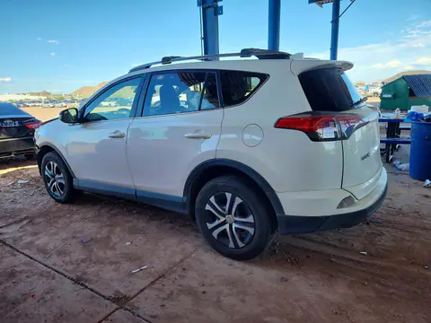 JTMBFREVXJJ212271 — 2018 Toyota RAV4, zdjęcie 2 z Copart 13.10.2026, Przód