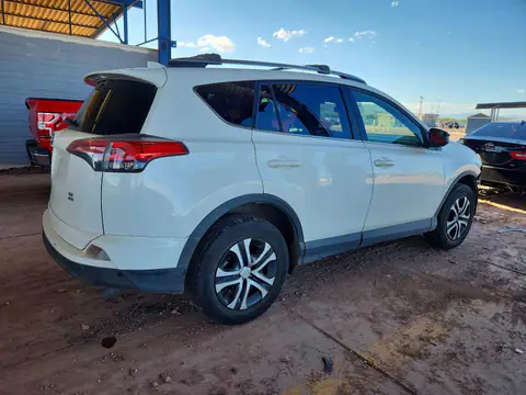 JTMBFREVXJJ212271 — 2018 Toyota RAV4, zdjęcie 3 z Copart 13.10.2026, Przód