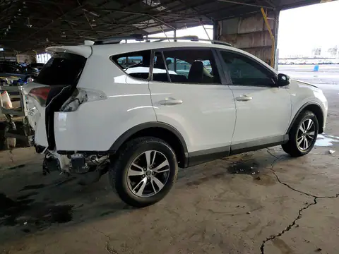 JTMWFREV6JJ737331 — 2018 Toyota RAV4, zdjęcie 3 z Copart 28.10.2026, Tył