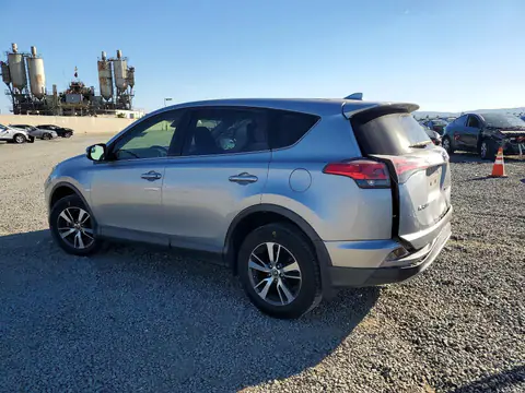 JTMWFREV8JD127686 — 2018 Toyota RAV4, photo 2 from Copart 27.10.2026, Rear end
