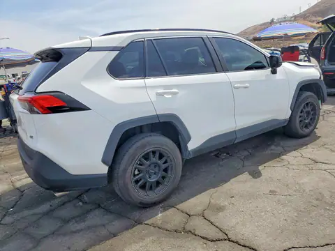 2T3H1RFV0LC045416 — 2020 Toyota RAV4, zdjęcie 3 z Copart 19.10.2026, Przód